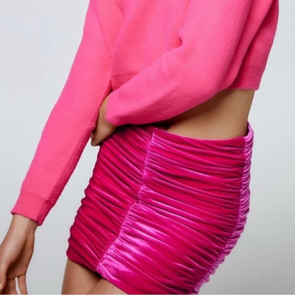 Hot pink Zara mini skirt - Picture 8 of 13